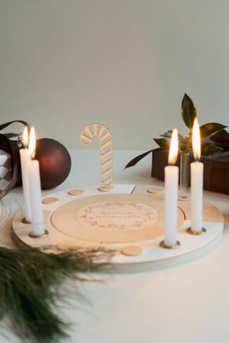 Zuckerstangen Stecker für den Geburtstagskranz als Tischdeko für Weihnachten.